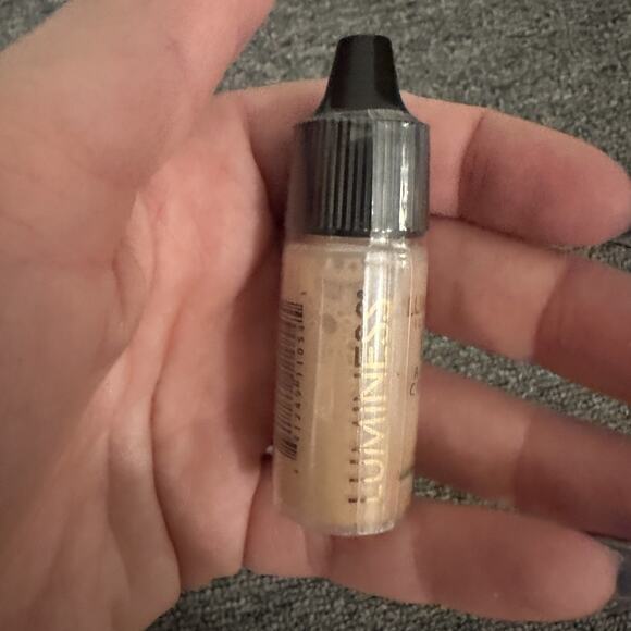 Luminess Air Love Airbrush Illuminator 0.25 fl oz - NEW AND FACTORY SEALED! - Picture 1 of 4